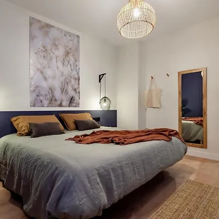 Plaza Catalunya Cozy 4 Bedroom Apartment Barcelona