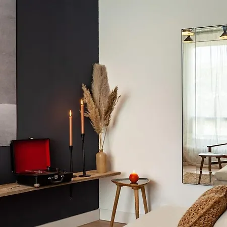 Plaza Catalunya Cozy 4 Bedroom Apartment