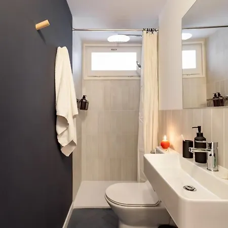 Plaza Catalunya Cozy 4 Bedroom Apartment Barcelona