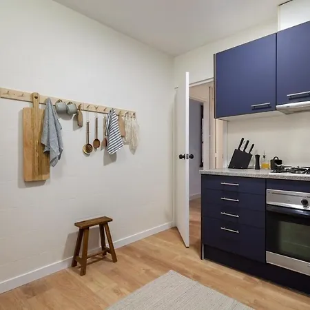 Plaza Catalunya Cozy 4 Bedroom Apartment *