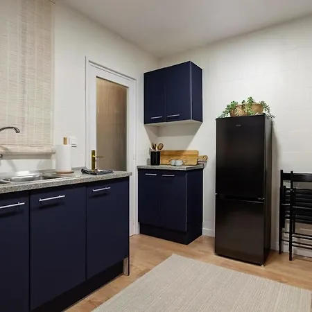 Plaza Catalunya Cozy 4 Bedroom *